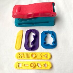 Play-Doh Fun Factory Shape Making Machine Toy - Extruder 1996 Seahorse Penguin